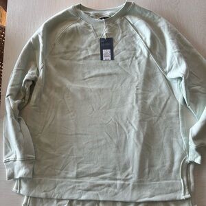 Universal Thread Mint Crewneck